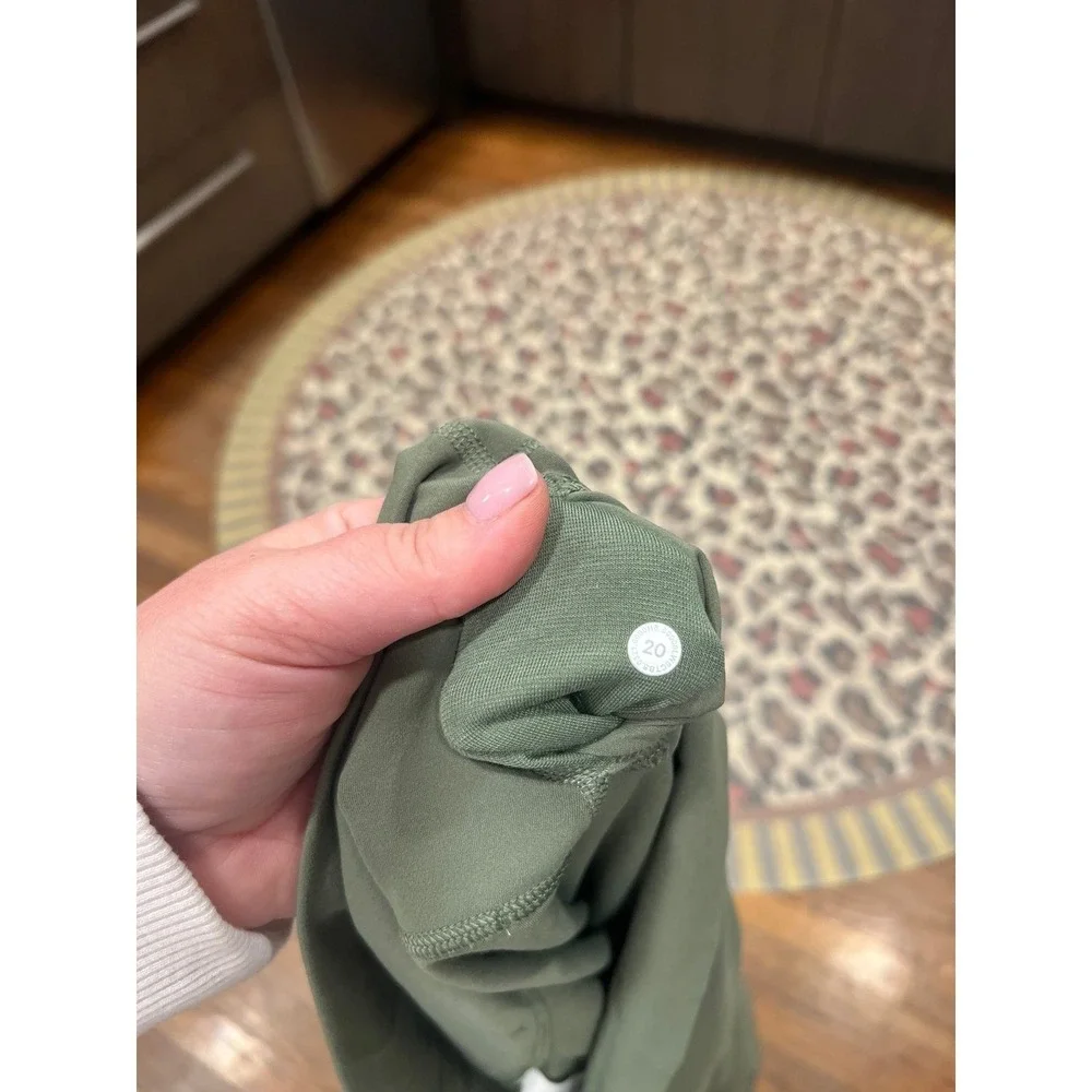 Lululemon Align‎ high-rise pant in the color Creamy Mint size 20